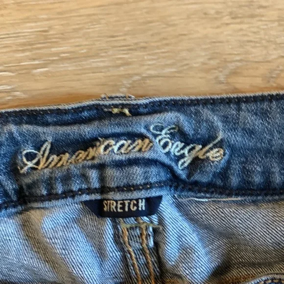 Distressed American Eagle low-rise jeans with sequin details - Picture 3 of 5